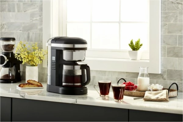 Kaffeemaschinen KitchenAid 5KCM1209EOB Kaffeeautomat Onyx-schwarz 6 Kaffeemaschinen KitchenAid 5KCM1209EOB Kaffeeautomat Onyx-schwarz – Bild 4